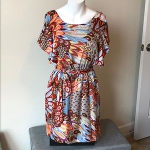 Floral Dress with stretch in great condition